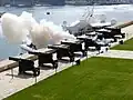 Zeremonieller Salutschuss um 12 Uhr Mittags in der Saluting Battery über dem Grand Harbour von Valletta (Malta)