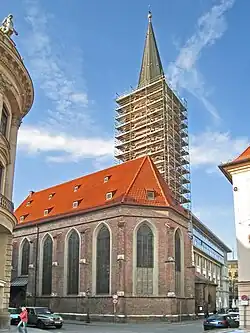 Salvatorstraße mit Blick auf die Salvatorkirche an der Kreuzung mit dem Salvatorplatz