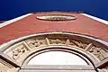 Kirchen-Westfront mit Portal