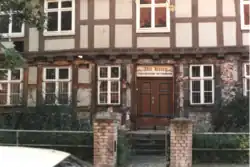 Vor der Sanierung in den 1990er-Jahren war das Gebäude in schlechtem Zustand