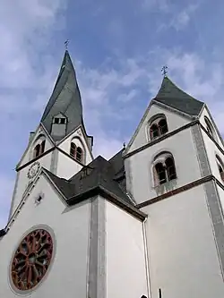 Kirche Sankt Clemens mit verdrehtem Turm 2005