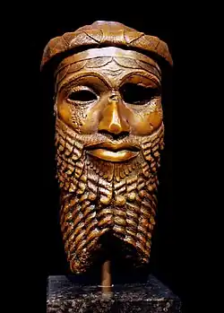 Sargon von Akkad (um 2334–2279 v. Chr., links) und Antiochos I. (324–261 v. Chr., rechts), erster und letzter Inhaber des Titels Šar kiššatim