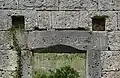 Scheitrechter Entlastungsbogen über einem Fenstersturz (antike Ruine in Perge)