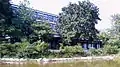 Hauptgebäude mit Schulsee, 2010