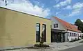 Westfront mit Anbau