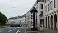 Straße Schlossplatz mit Unterführung.