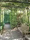 Pergola im Bauerngarten