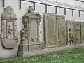 Epitaphe auf dem Schlosshof Behringen