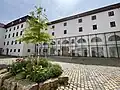 Im Innenhof des Schlosses