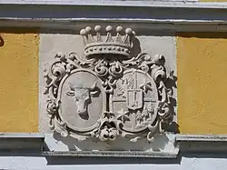 Wappen derer von Handel über dem Eingangstor
