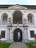 Eingangsportal von Schloss Hohenbrunn