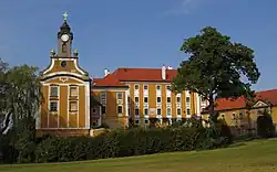 Ehemalige Grundherrschaft im 15. und 16. Jahrhundert der Grafen von Steinpeiss zu Aichberg und Kirchberg an der Raab: Kirchberg an der Raab mit dem später erbauten Schloss Kirchberg.