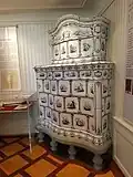Kachelofen von Peter Gnehm im Schloss Münsingen
