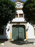 Eingang zum Wirtschaftstrakt