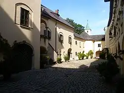 Schloss Starhemberg (Innenhof rechts)
