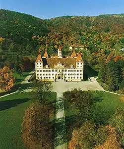 Schloss Eggenberg mit der Einsattelung von Plabutschdörfl