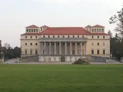 Ansicht der Rückseite vom Schlosspark
