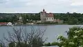 Schloss Seeburg, Blick von der B 80