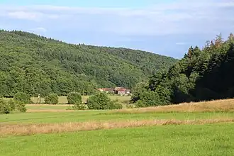 Das Gronauer Alte Schloss liegt an einer Altstraße, die das Tal der Salzböde in Höhe der heutigen Schmelzmühle (im Bild) quert