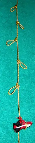 Strickleiter aus Schmetterlingsknoten