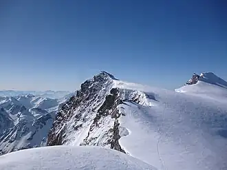 Schneestock von Nordwesten, vom P.3583, rechts der Dammastock