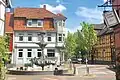 Springbrunnen am Schnellenmarkt mit einer 1980 aufgestellten Brunnenplastik von Georg Münchbach (1933–2018)