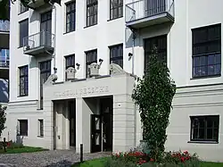 Am „Schokoladenpalais“ (2010)