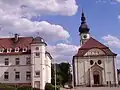 Schulhaus und protestantische Barockkirche