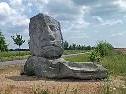 „Sitzstein“, am oberen Rundweg um den Markkleeberger See (2006)