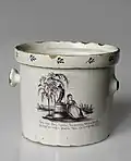 «Cache-pot» aus Fayence, Hafner Rudolf Kuhn aus Pfäffikon, Kanton Zürich, 1812. (Schweizerisches Nationalmuseum Zürich, Inv.-Nr.LM-29284)