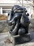 Denkmal für Clemens Brentano, Skulptur mit Figuren aus seinen Märchen, 1981 in der Herzog-Wilhelm-Straße