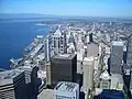 Blick über Downtown Seattle mit Space Needle im Hintergrund