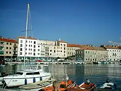 Blick über den Hafen von Senj