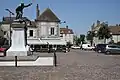 Place des Tilleuls mit Gefallenendenkmal