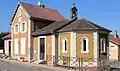 Mairie und Gemeindehaus, genannt „Mairie bleue“