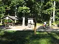Der Wegweiser „Siebenarmsäule“ in der Dübener Heide