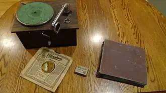 Platten­spieler von Silvertone (1915)