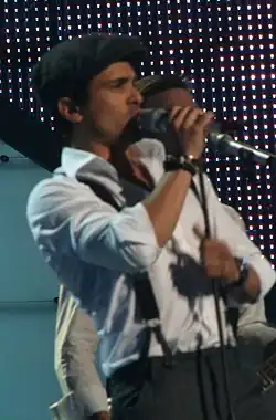 Simon Mathew beim Eurovision Song Contest in Belgrad