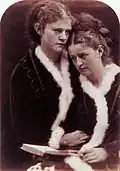 Mary und Emily Peacock, Schwestern