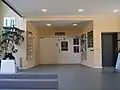 Bücherei und Touristeninformation gegenüber vom Bahnhof