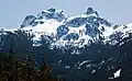 Sky Pilot Mountain und The Copilot (rechts)