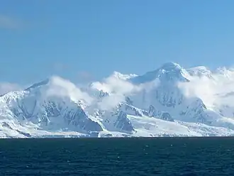 Slaveykov Peak (Mitte)