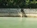 Der Überlauf verhindert, dass der Solgraben bei „vollem“ Solebecken die Sole in die Landschaft fließen lässt