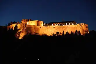 Die Festung Španjola bei Nacht