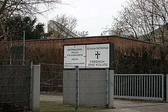 Einfahrt zum Spee-Kolleg