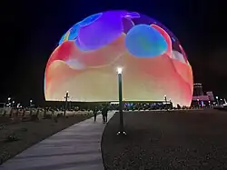 Weg zum Eingang von The Sphere
