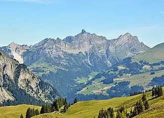 Die Spillgerte (Mitte) und rechts davon das Rothorn