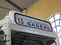 Rote Liniennummer ohne spezifische Bedeutung bei einem historischen Wagen der Straßenbahn Oslo