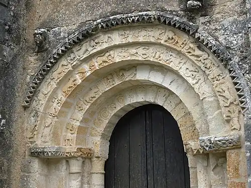 Detail des Kirchenportals