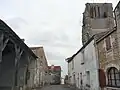 Kirche und Straßenzug im Ortskern